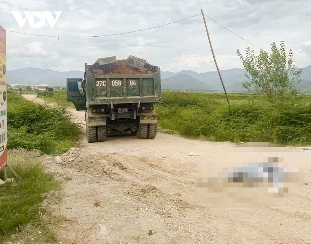 Hai học sinh ở Điện Biên bị xe tải cán tử vong khi đi khai giảng về - Ảnh 1.
