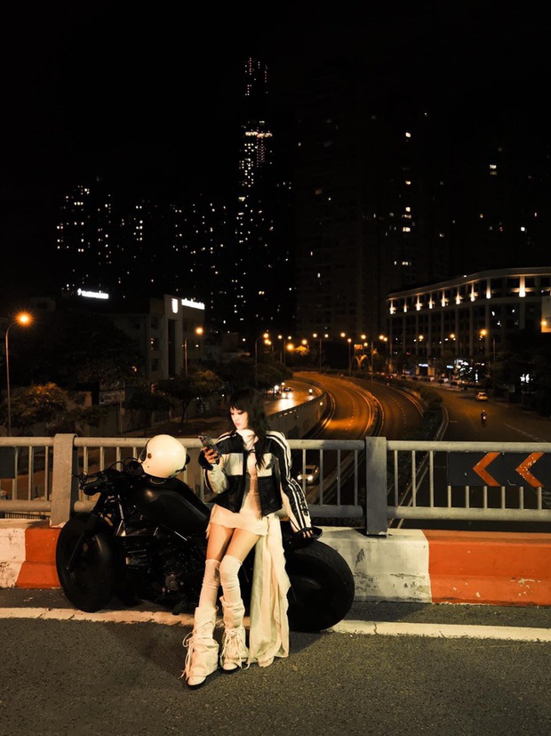 Hiền Hồ gây sốc khi từ một siêu xe G63 chuyển sang đam mê lái môtô