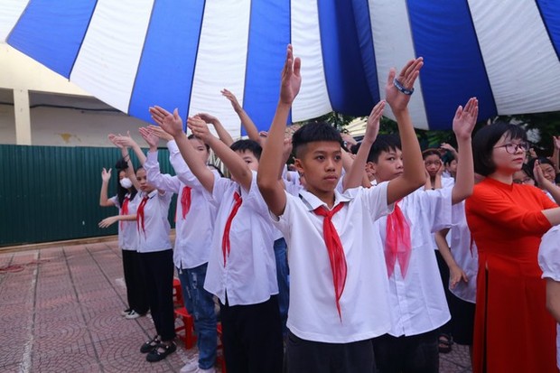 Khai giảng tại ngôi trường đặc biệt ở Hà Nội, dùng tay hát quốc ca - Ảnh 16.