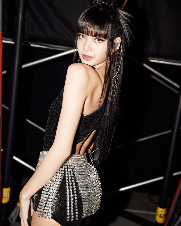 Lisa (BLACKPINK): Cuộc đấu tranh vì sắc đẹp, đe dọa an ninh và số tiền lừa đảo khủng khiếp
