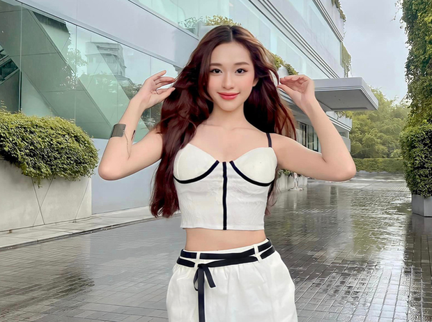 Nhan sắc gái xinh Rap Việt có gì mà khiến thành viên tứ hoàng streamer điêu đứng? - Ảnh 2.