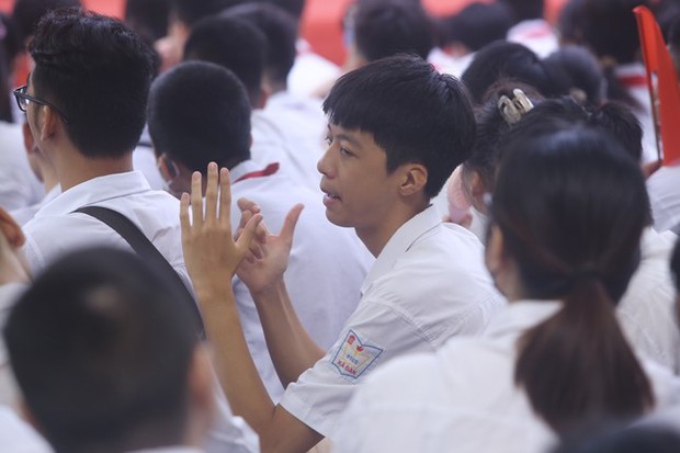 Khai giảng tại ngôi trường đặc biệt ở Hà Nội, dùng tay hát quốc ca - Ảnh 19.