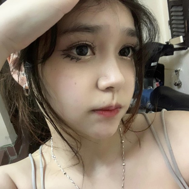 Nữ game thủ táo bạo tự tin nhận gạch đá với bộ trang phục cosplay đỉnh cao