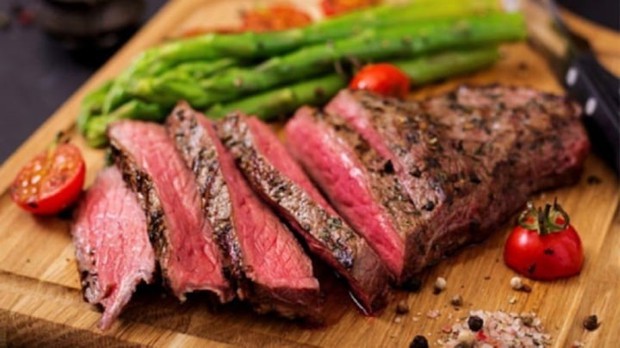 Vì sao không nên thường xuyên ăn thịt bò vào buổi tối?