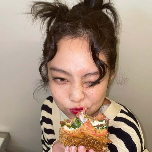 Quá trình thăng hạng nhan sắc qua từng năm của Jennie (Blackpink) - Ảnh 11. Quá trình thăng hạng nhan sắc qua từng năm của Jennie (Blackpink) - Ảnh 11.