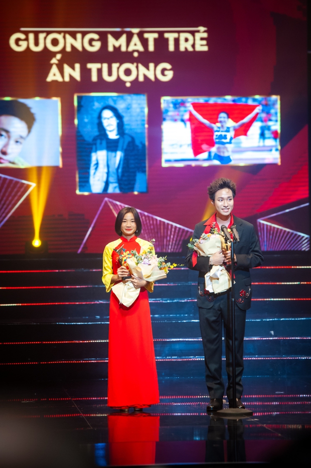VTV Awards 2023: Gia Đình Mình Vui Bất Thình Lình thắng lớn, Nhan Phúc Vinh bất ngờ vượt mặt đàn anh - Ảnh 6.