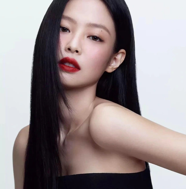 Jennie chia tay Teddy, sẽ hợp tác cùng nhà sản xuất của Rihanna, Beyoncé, Drake... cho album mới? - Ảnh 1.