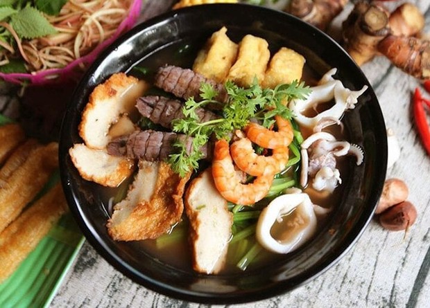 Quán bún hải sản ngon ở Hà Nội khiến thực khách ''ăn là nhớ mãi''