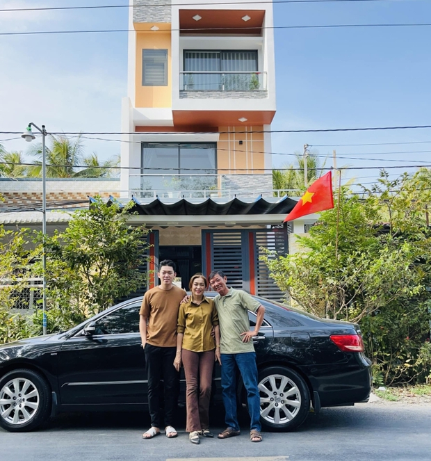 Huỳnh Như 16 năm theo ᵭuổi trái bóng tròn: Xȃy nhà 3 tầng ở quê, mua xe hơi cho bṓ mẹ, phong cách thời trang thay ᵭổi hoàn toàn - Ảnh 1.