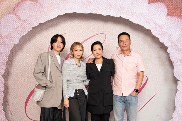 Đặc điểm khác biệt giữa Mỹ Linh và con gái: Mẹ hoạt bát năng động, con cẩn thận