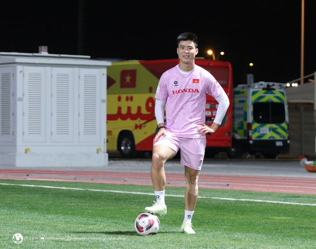 Danh sách 26 cầu thủ ĐT Việt Nam tham dự Asian Cup: Ai là cầu thủ cao 1m92?