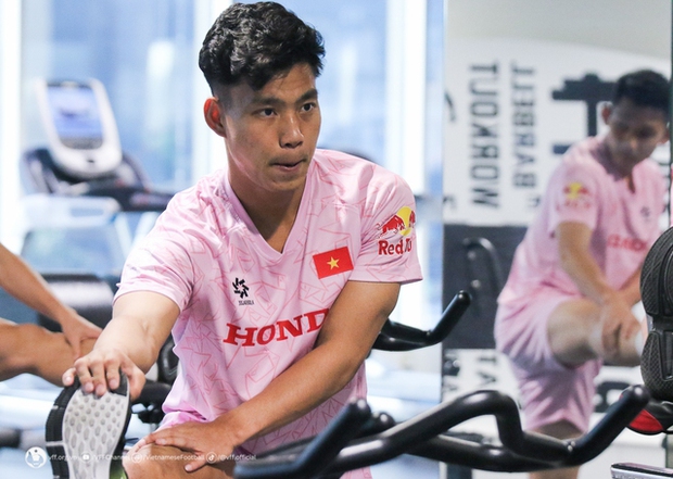 Danh sách 26 cầu thủ ĐT Việt Nam tham dự Asian Cup: Ai là cầu thủ cao 1m92?