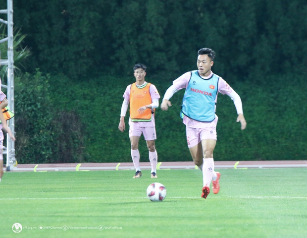 Danh sách 26 cầu thủ ĐT Việt Nam tham dự Asian Cup: Ai là cầu thủ cao 1m92?