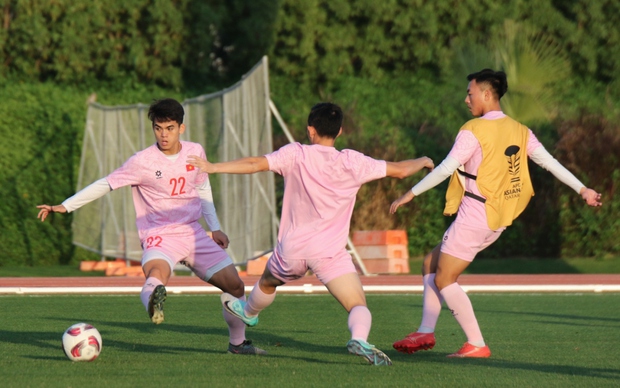 ĐT Việt Nam gặp khó khăn trước trận đấu với ĐT Nhật Bản