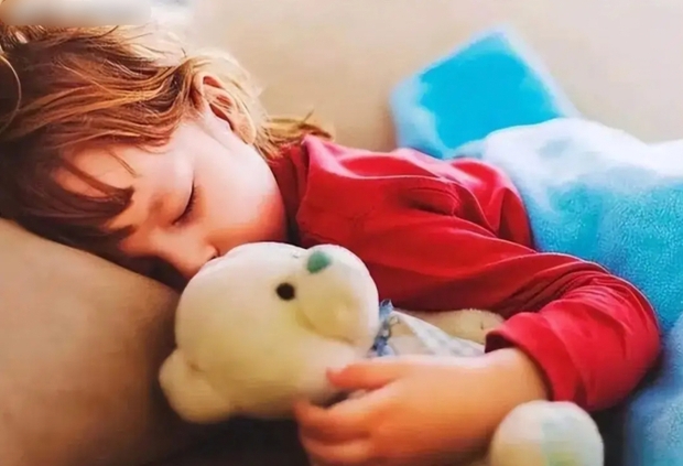 Nghiên cứu tâm lý phát hiện: Những đứa trẻ thông minh thường ngủ tư thế này ngay từ nhỏ - Ảnh 3.