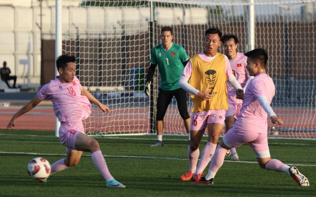 ĐT Việt Nam gặp khó khăn trước trận đấu với ĐT Nhật Bản