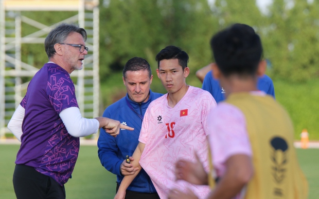 ĐT Việt Nam gặp khó khăn trước trận đấu với ĐT Nhật Bản