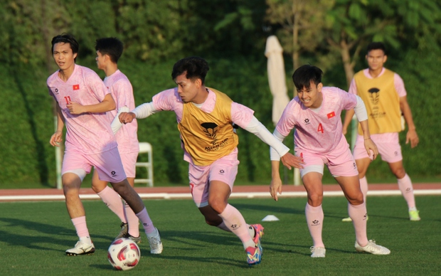 ĐT Việt Nam gặp khó khăn trước trận đấu với ĐT Nhật Bản