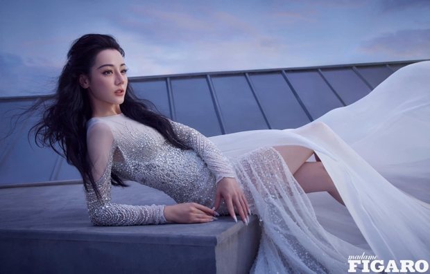 Địch Lệ Nhiệt Ba bị bóc giả tạo trên show Hoa tỷ đệ: Làm màu cướp sóng đến mức kém duyên, bày trò giả ngây thơ trước ống kính - Ảnh 2.