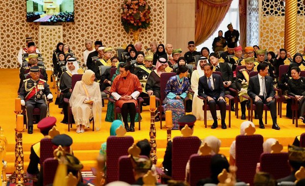 Hoàng hậu vạn người mê của Bhutan tham dự đám cưới Hoàng tử Brunei, nhan sắc hiện tại khiến ai cũng bất ngờ - Ảnh 2.