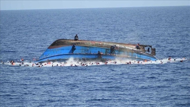 Lật thuyền chở 100 người ở Nigeria: Ít nhất 8 người chết - Ảnh 1.