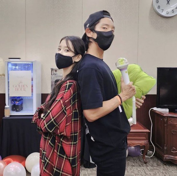 Dàn sao Moon Lovers tụ họp đầu năm: Lee Jun Ki “hack tuổi” đỉnh cao át cả Seohyun (SNSD), IU gây tiếc nuối - Ảnh 9.