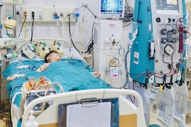 Thông tin mới vụ 2 trẻ nguy kịch sau khi ăn bim bim, mỳ cay - Ảnh 2.