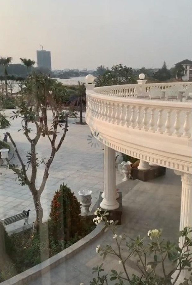 Đọ cơ ngơi nhà chồng dàn phu nhân Vbiz: Người ở trong cung điện dát vàng, 1 biệt thự khủng lên sóng truyền hình Hàn Quốc - Ảnh 4.