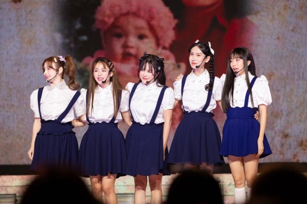 Đây đích thực là chị đẹp thân thiện, kết hợp với nhiều sao nữ nhất ở Chị đẹp đạp gió rẽ sóng! - Ảnh 3.