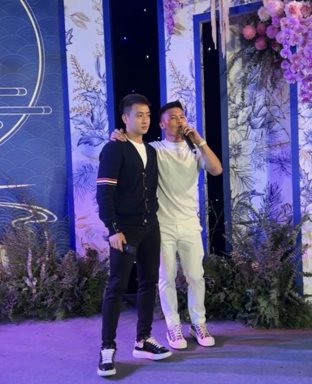 Khi bố mẹ Quang Hải trở thành bố mẹ chồng, niềm vui tràn đầy khi chào đón con dâu mới