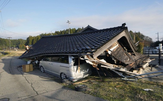 Động đất ngày đầu năm mới ở Nhật Bản: Nhói lòng cảnh nhà cửa tan hoang, ít nhất 30 người thiệt mạng - Ảnh 15.