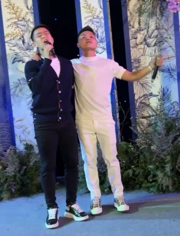 Khi bố mẹ Quang Hải trở thành bố mẹ chồng, niềm vui tràn đầy khi chào đón con dâu mới