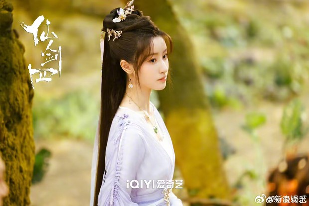 Sao nữ kêu gọi khán giả bỏ xem phim vì bản thân quá xấu, thức cả đêm xin lỗi từng bình luận chê bai - Ảnh 1.