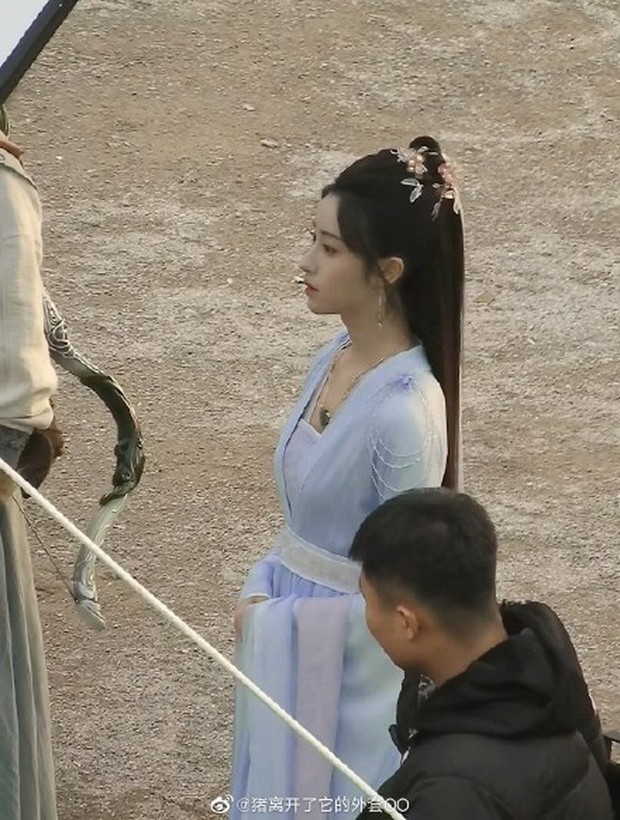 Sao nữ kêu gọi khán giả bỏ xem phim vì bản thân quá xấu, thức cả đêm xin lỗi từng bình luận chê bai - Ảnh 5.