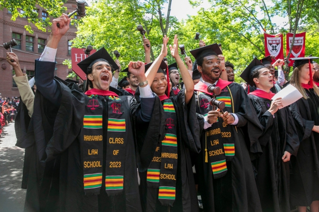 ĐH Harvard tiết lộ mức lương trong mơ của sinh viên mới tốt nghiệp: Học 4 năm ra trường chỉ mong như vậy! - Ảnh 2.