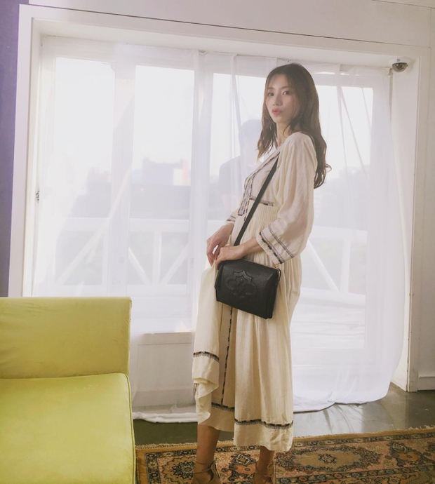 Vợ bae yong joon đam mê guu thời trang tối giản