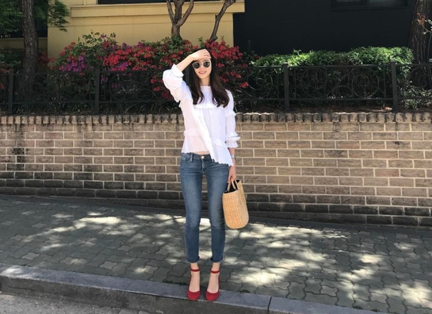 Vợ bae yong joon đam mê guu thời trang tối giản