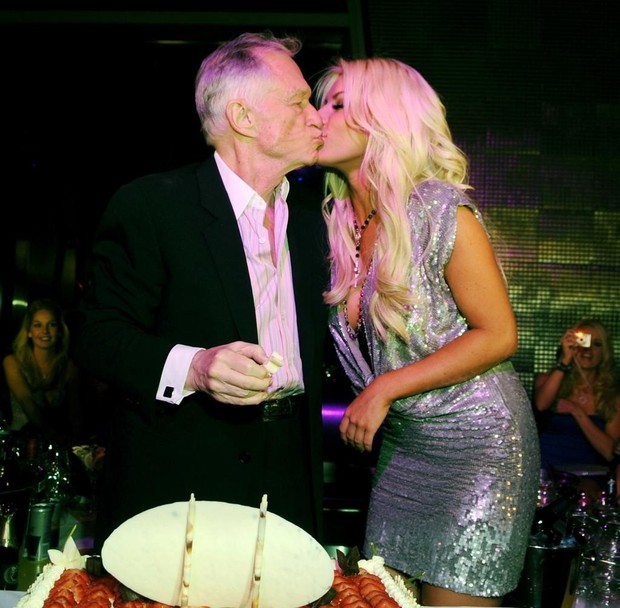 Bên trong cuộc hôn nhân chênh nhau 60 tuổi của ông trùm Playboy - Ảnh 4.