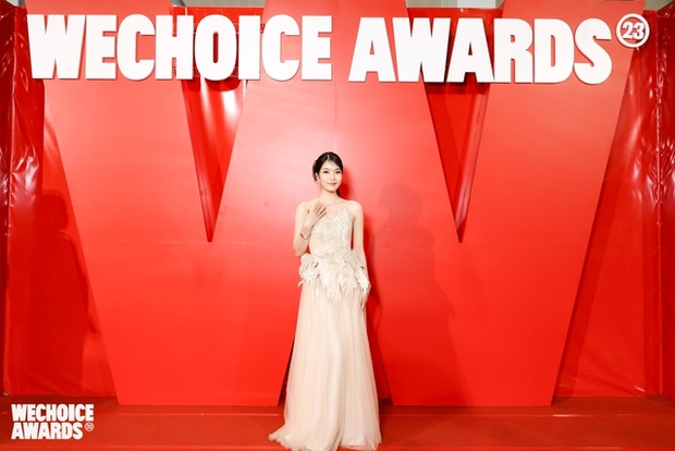 Đại chiến hoa hậu tại WeChoice Awards 2023: Lương Thuỳ Linh dịu kha, Vũ Thuý Quỳnh - Ngô Bảo Ngọc chặt đẹp thảm đỏ - Ảnh 11.