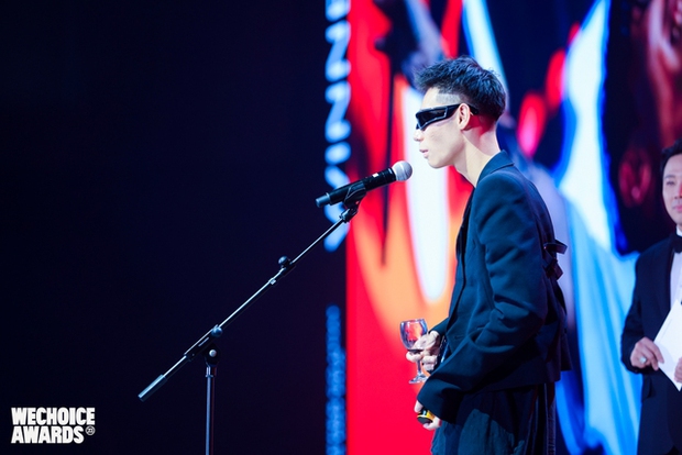 Bài phát biểu cảm ơn của MCK viral khắp MXH, cú ăn 5 lịch sử tại WeChoice Awards quá nhiều cảm xúc! - Ảnh 5. Bài phát biểu cảm ơn của MCK viral khắp MXH, cú ăn 5 lịch sử tại WeChoice Awards quá nhiều cảm xúc! - Ảnh 5.