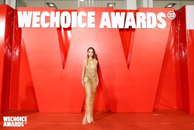 Loạt mỹ nhân chuộng mốt xẻ sâu xuyên tại WeChoice Awards 2023: Chi Pu cực slay, Cô Em Trendy hoá cô dâu - Ảnh 8.