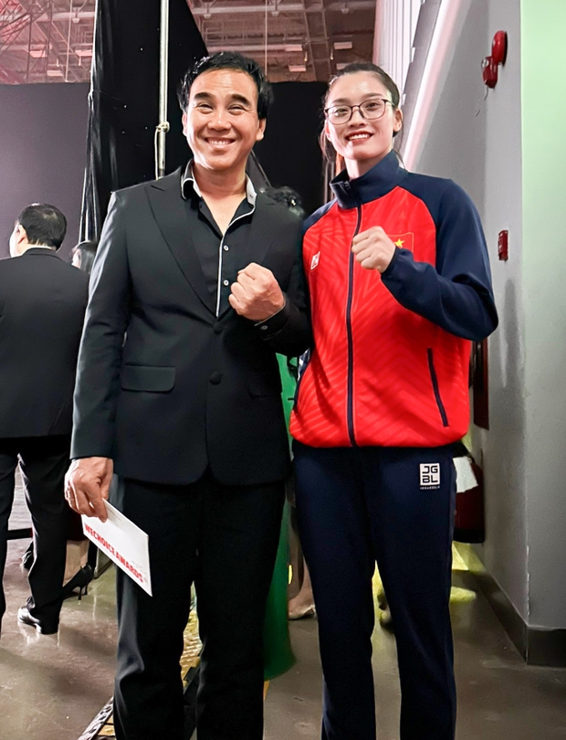 Hé lộ ảnh hậu trường 4 cô gái vàng của thể thao Việt Nam giao lưu cùng Diva Mỹ Linh, hoa hậu Hương Giang, Hoà Minzy - Ảnh 3.