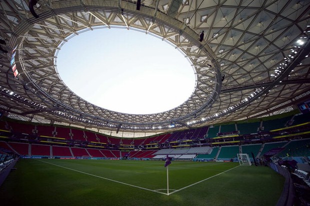 Tuyển Việt Nam tiếp đón Nhật Bản trên sân World Cup, Ronaldo chứng kiến nước mắt hận thù