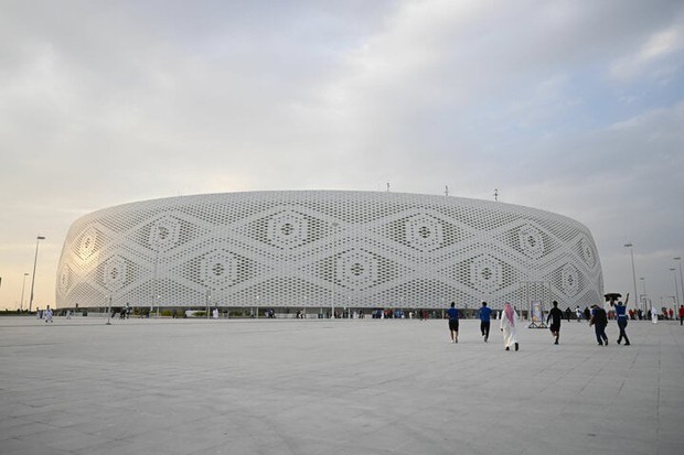 Tuyển Việt Nam tiếp đón Nhật Bản trên sân World Cup, Ronaldo chứng kiến nước mắt hận thù