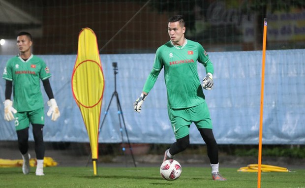 Đội hình thay thế Đặng Văn Lâm trước thềm Asian Cup, HLV Troussier sẽ đưa ai vào sân?