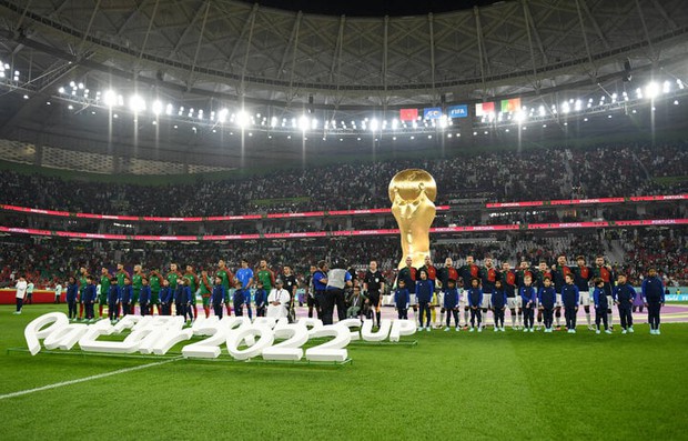 Tuyển Việt Nam tiếp đón Nhật Bản trên sân World Cup, Ronaldo chứng kiến nước mắt hận thù