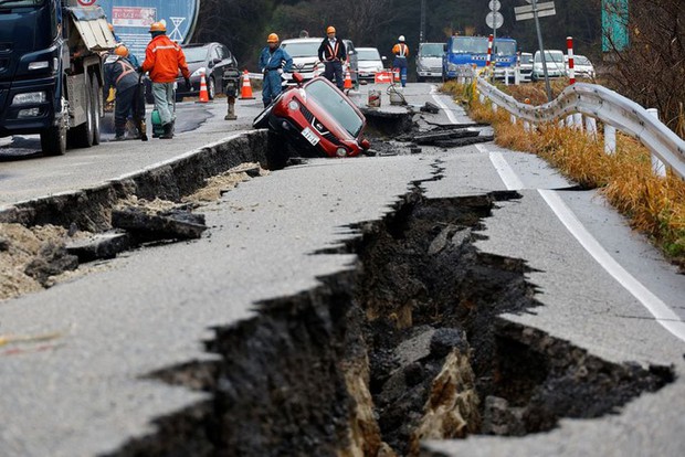 Động đất tại Nhật Bản: Người sống sót rơi vào bi kịch khi phải đối mặt với hàng loạt khó khăn - Ảnh 2.