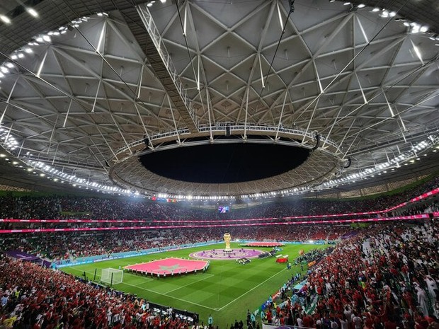 Tuyển Việt Nam tiếp đón Nhật Bản trên sân World Cup, Ronaldo chứng kiến nước mắt hận thù