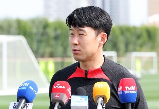 Son Heung-min khẳng định không khóc tại Asian Cup 2023, thừa nhận sau 13 năm vẫn trách một cầu thủ đàn anh - Ảnh 1.