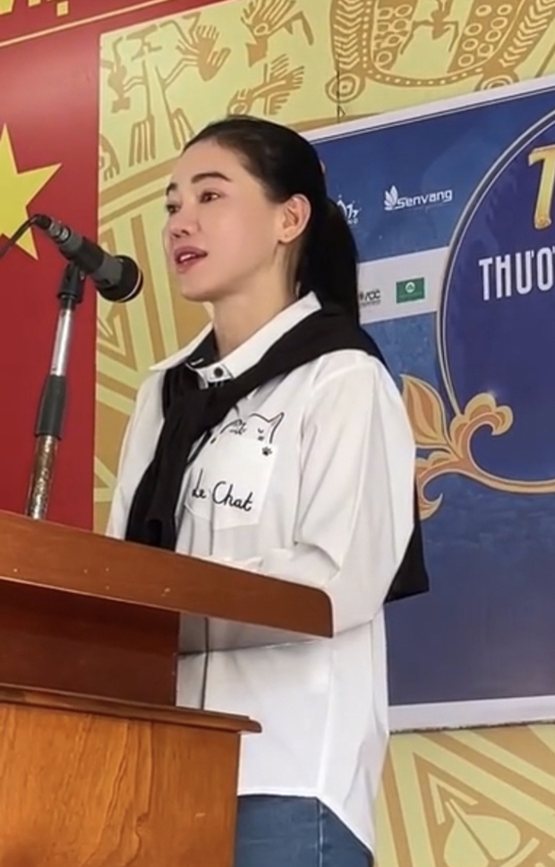 Bà Phạm Kim Dung rơm rớm nước mắt khi nhắc đến Hoa hậu Ý Nhi, chuyện gì đây? - Ảnh 2.